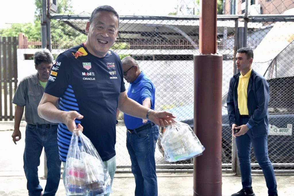 นายกรัฐมนตรี ใส่เสื้อทีม F1 เตรียมจัด Formula 1 Thailand GP