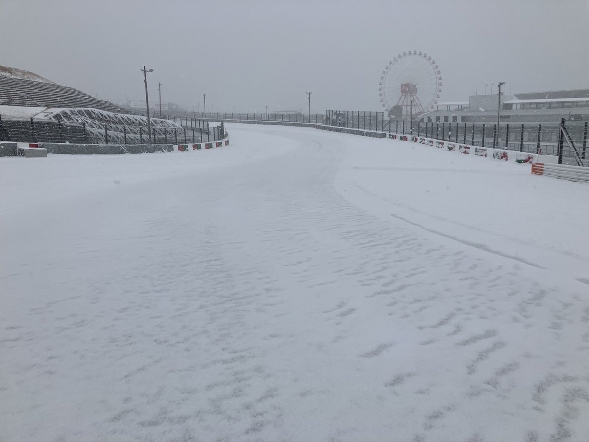 หิมะตกที่สนาม F1 Suzuka Circuit ญี่ปุ่น