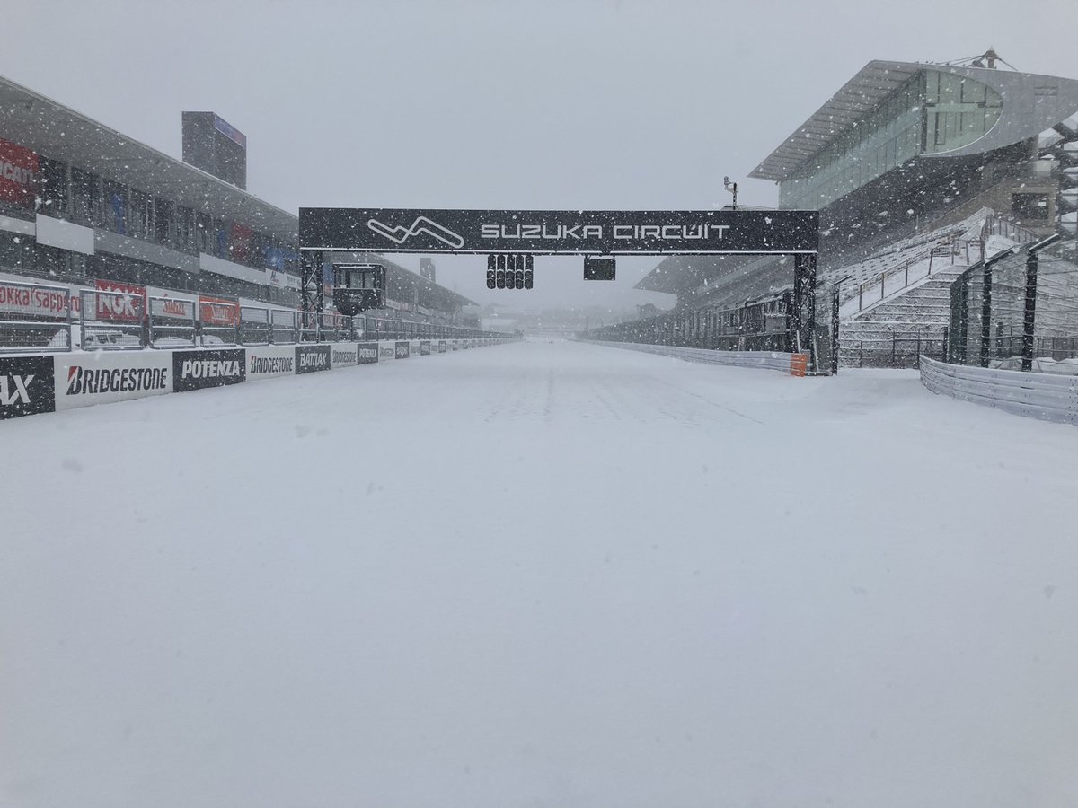 หิมะตกที่สนาม F1 Suzuka Circuit ญี่ปุ่น